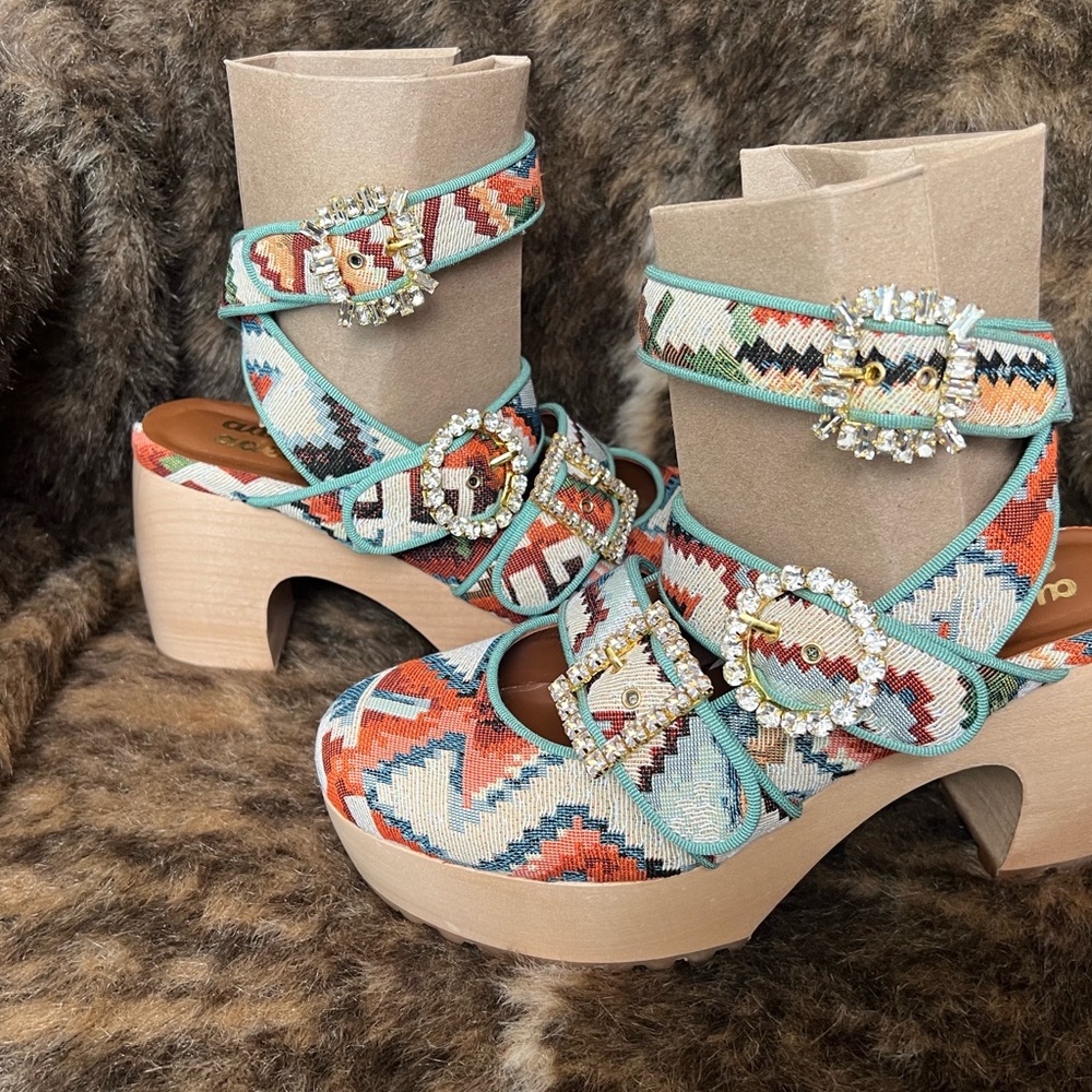 AUTUMN ADEIGBO Embellished Platform Pump
